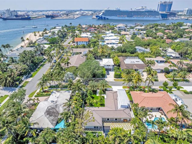 Home for sale at 2008 Admirals Way - photo 5891476