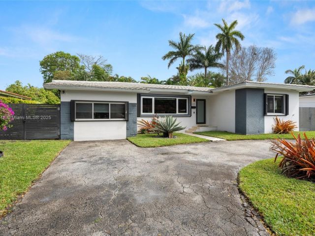 Home for sale at 425 NE 114th St - photo 5956160