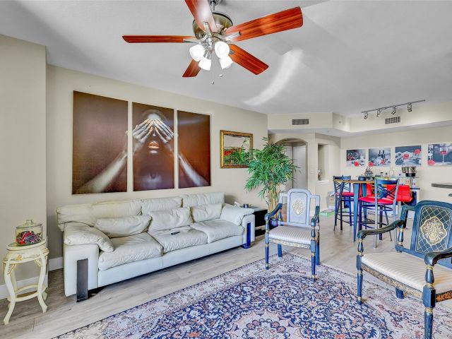 Apartment for sale  Unit #815 - photo 5902183