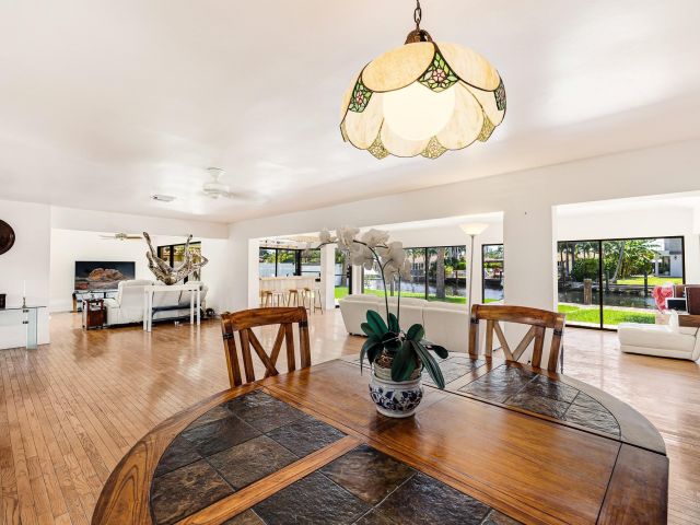 Home for sale at 2200 SE 8th St - photo 5980728