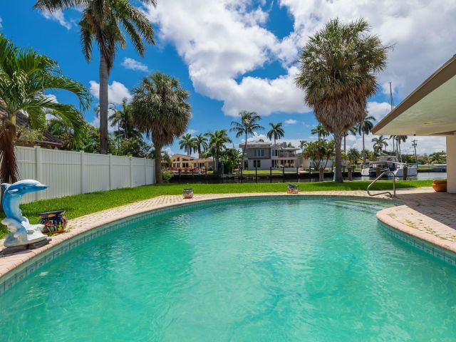 Home for sale at 2200 SE 8th St - photo 5980733