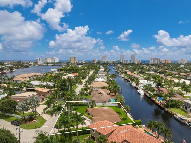 Home for sale at 2200 SE 8th St - photo 5980734