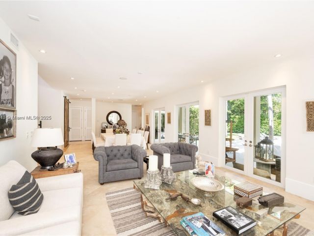 Home for sale at 31 Island Dr - photo 5896104