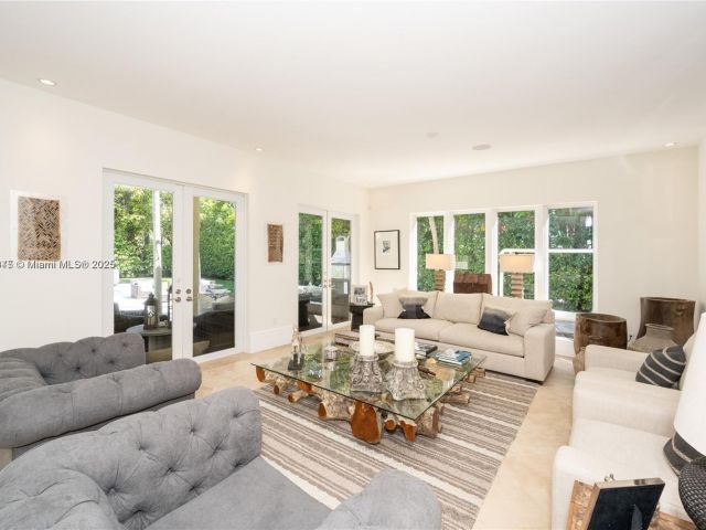 Home for sale at 31 Island Dr - photo 5896107