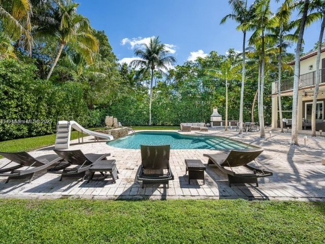 Home for sale at 31 Island Dr - photo 5896108