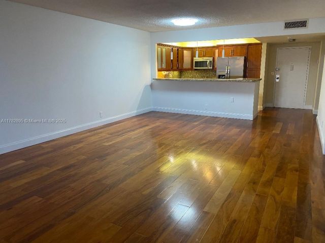 Apartment for rent  Unit #2103 - photo 5902432