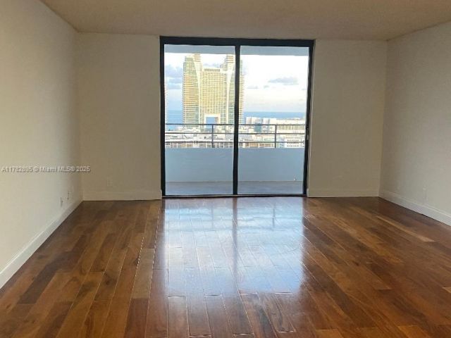 Apartment for rent  Unit #2103 - photo 5902435