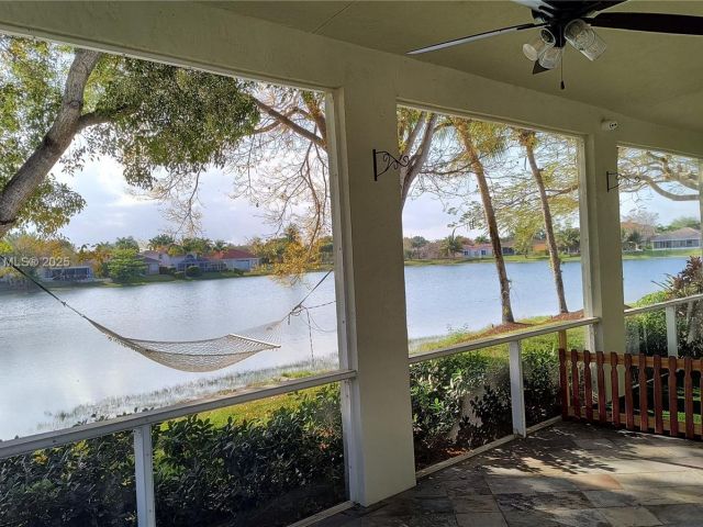 Home for sale at 650 SE 30th Dr - photo 5869451