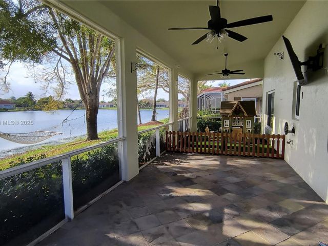 Home for sale at 650 SE 30th Dr - photo 5869455