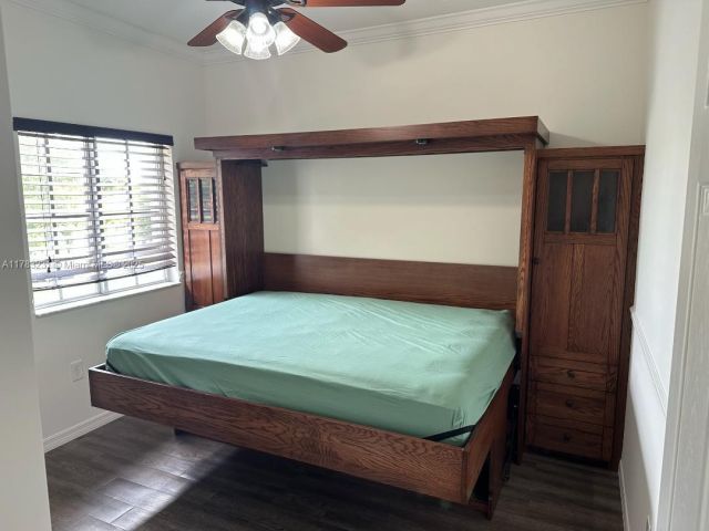 Home for sale at 650 SE 30th Dr - photo 5869458