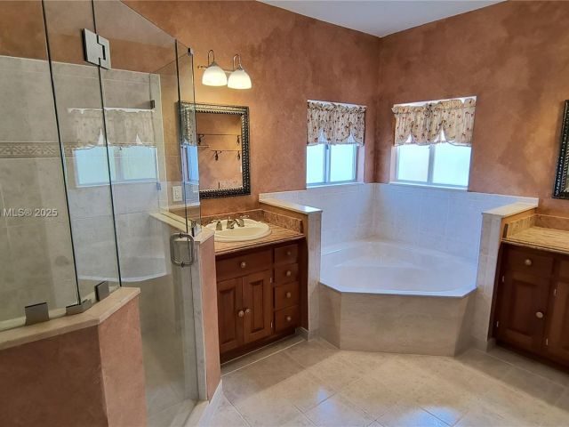 Home for sale at 650 SE 30th Dr - photo 5869461