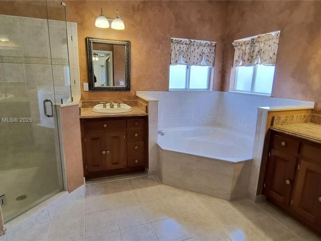 Home for sale at 650 SE 30th Dr - photo 5869463