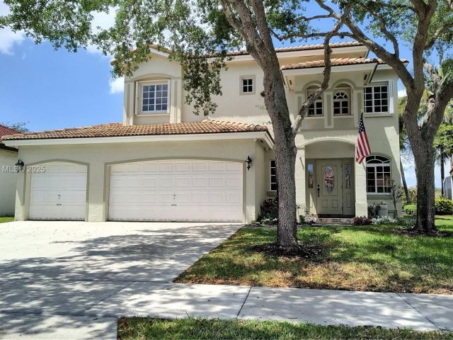 Home for sale at 650 SE 30th Dr - photo 5869469