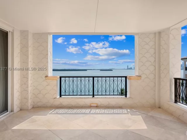 4-bedroom condo for sale in Fisher Island -  - MondialRealty
