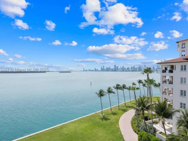 4-bedroom condo for sale in Fisher Island -  - MondialRealty