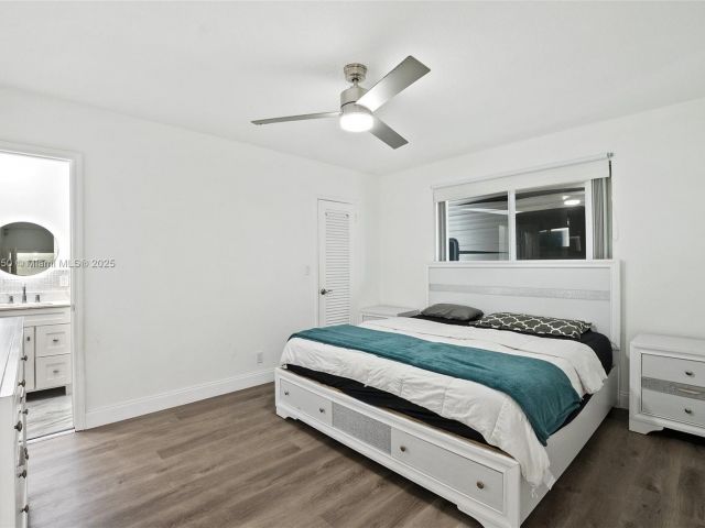 Home for sale at 5117 Washington St - photo 5875584