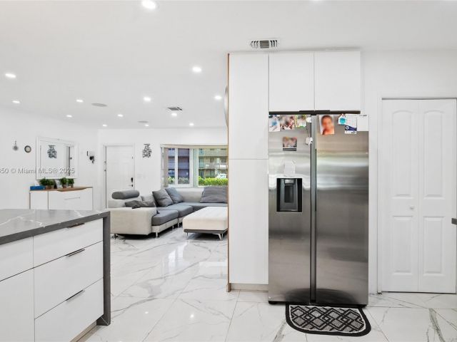 Home for sale at 5117 Washington St - photo 5875588