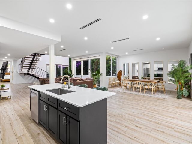 Home for rent at 1816 SW 23rd St - photo 6264349