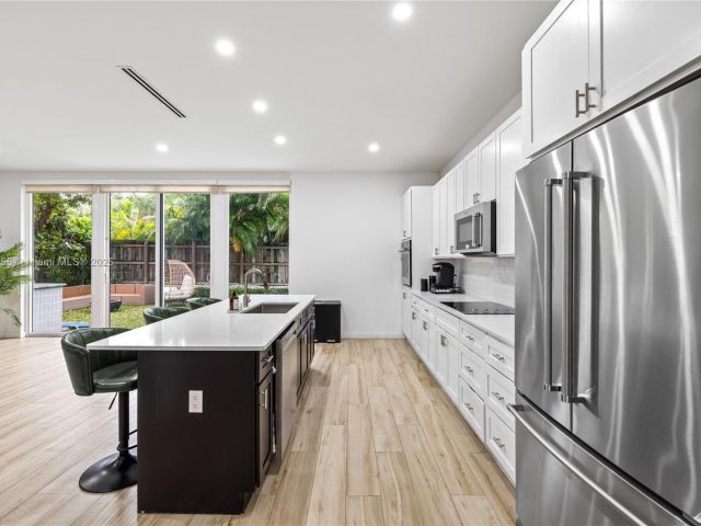 Home for rent at 1816 SW 23rd St - photo 6264351