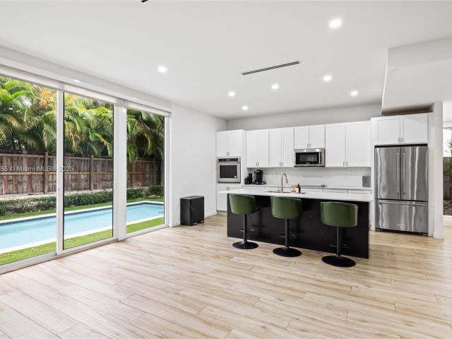 Home for rent at 1816 SW 23rd St - photo 6264352