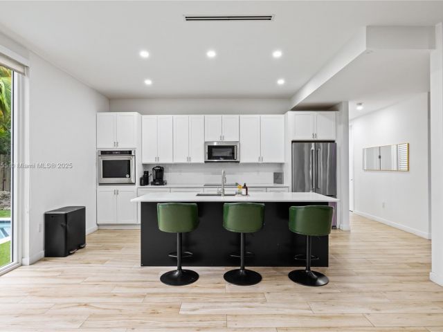 Home for rent at 1816 SW 23rd St - photo 6264353