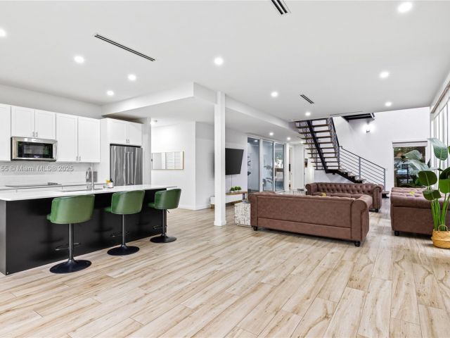 Home for rent at 1816 SW 23rd St - photo 6264354