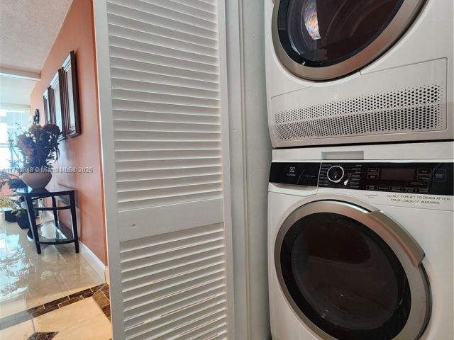 Apartment for rent  Unit #1210 - photo 5901566