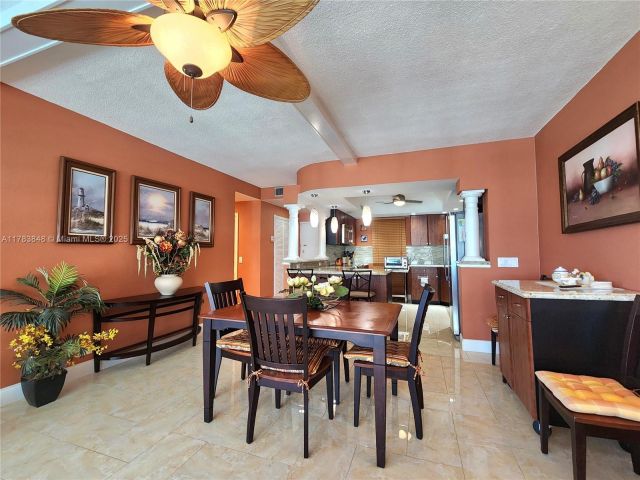 Apartment for rent  Unit #1210 - photo 5901577