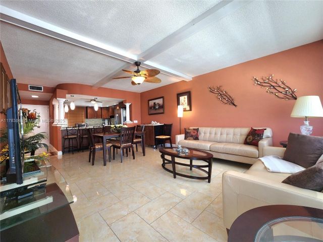 Apartment for rent  Unit #1210 - photo 5901578