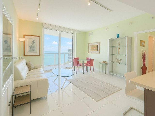 Apartment for sale  Unit #2404 - photo 5928586