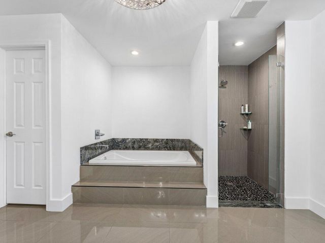 Home for sale at 7700 NE Spanish Trail Court - photo 6017502