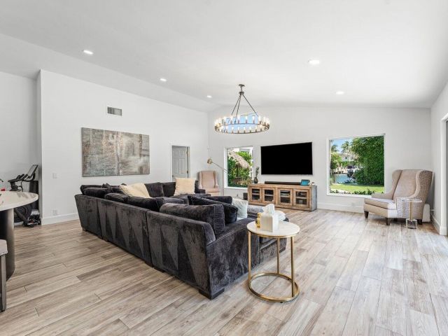 Home for sale at 7700 NE Spanish Trail Court - photo 6017507