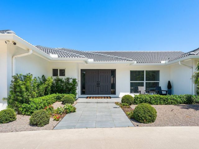 Home for sale at 7700 NE Spanish Trail Court - photo 6017511