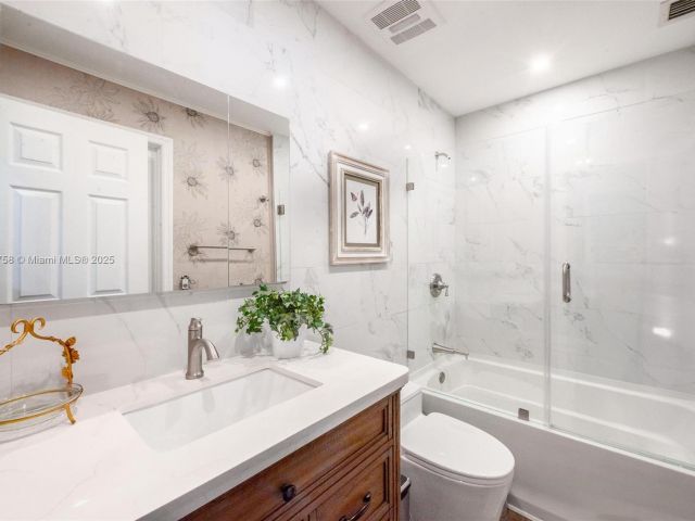 Home for sale at 9909 NW 52nd Ln - photo 5859258