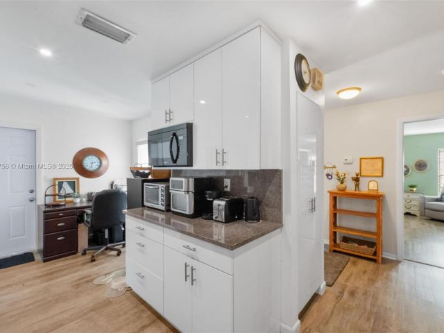 Home for sale at 9909 NW 52nd Ln - photo 5859271