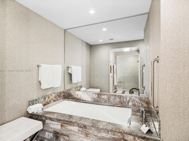 Apartment for sale  Unit #H1403 - photo 5896389