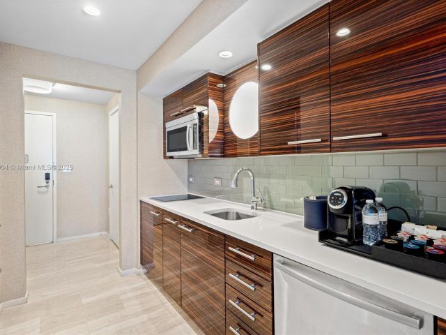 Apartment for sale  Unit #H1403 - photo 5896393