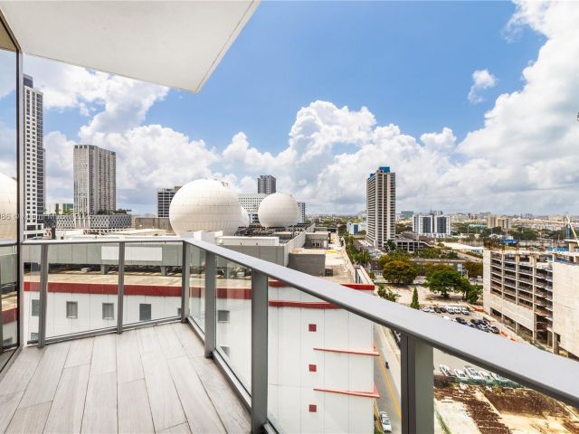 Apartment for sale  Unit #1102 - photo 5923462