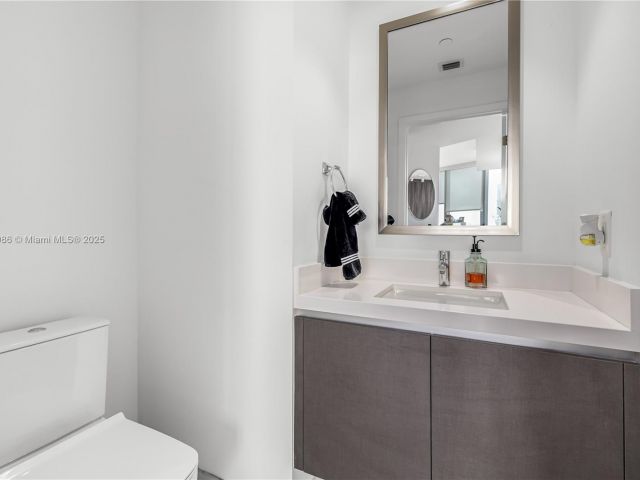 Apartment for sale  Unit #1102 - photo 5923467