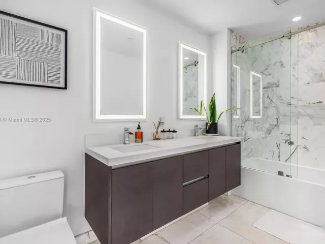 1-bedroom condo for sale in Miami - 851 NE 1st Ave 1102 - MondialRealty