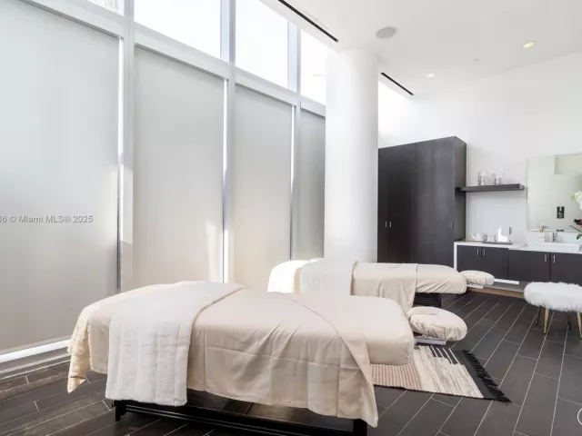 1-bedroom condo for sale in Miami - 851 NE 1st Ave 1102 - MondialRealty