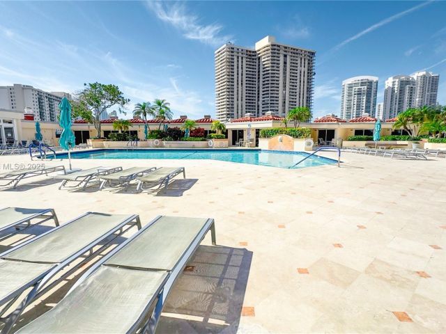 Apartment for sale  Unit #3F - photo 5933982