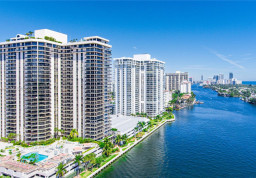 Apartment #3F at Turnberry Isle