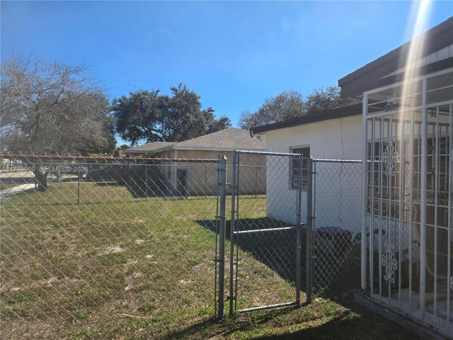 3-bedroom home for rent in Miami Gardens - 3310 NW 214th St - MondialRealty