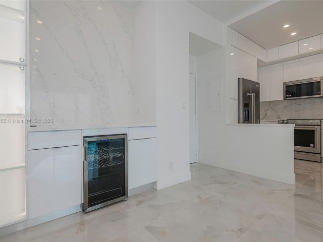 Apartment for rent  Unit #PH25 - photo 5921736