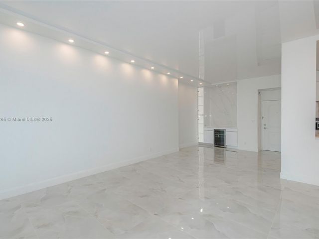 Apartment for rent  Unit #PH25 - photo 5921740