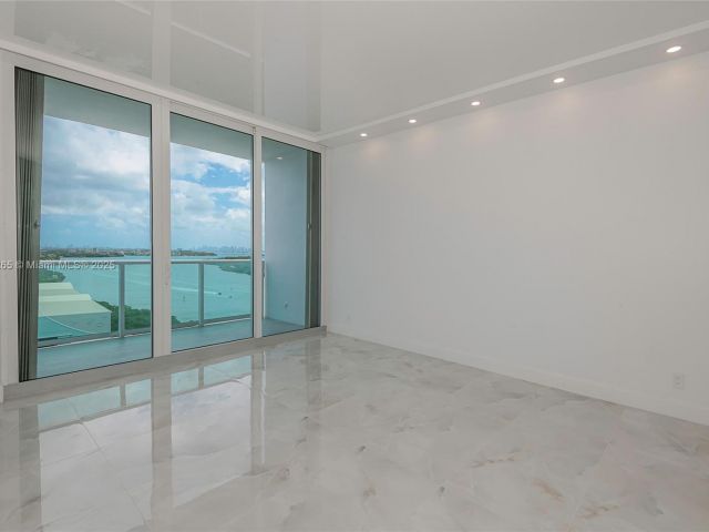 Apartment for rent  Unit #PH25 - photo 5921741