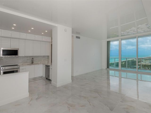 Apartment for rent  Unit #PH25 - photo 5921743