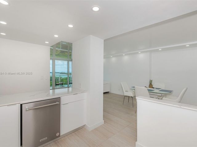 Apartment for rent  Unit #825 - photo 5921752