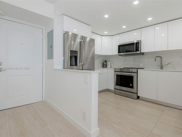 Apartment for rent  Unit #825 - photo 5921753